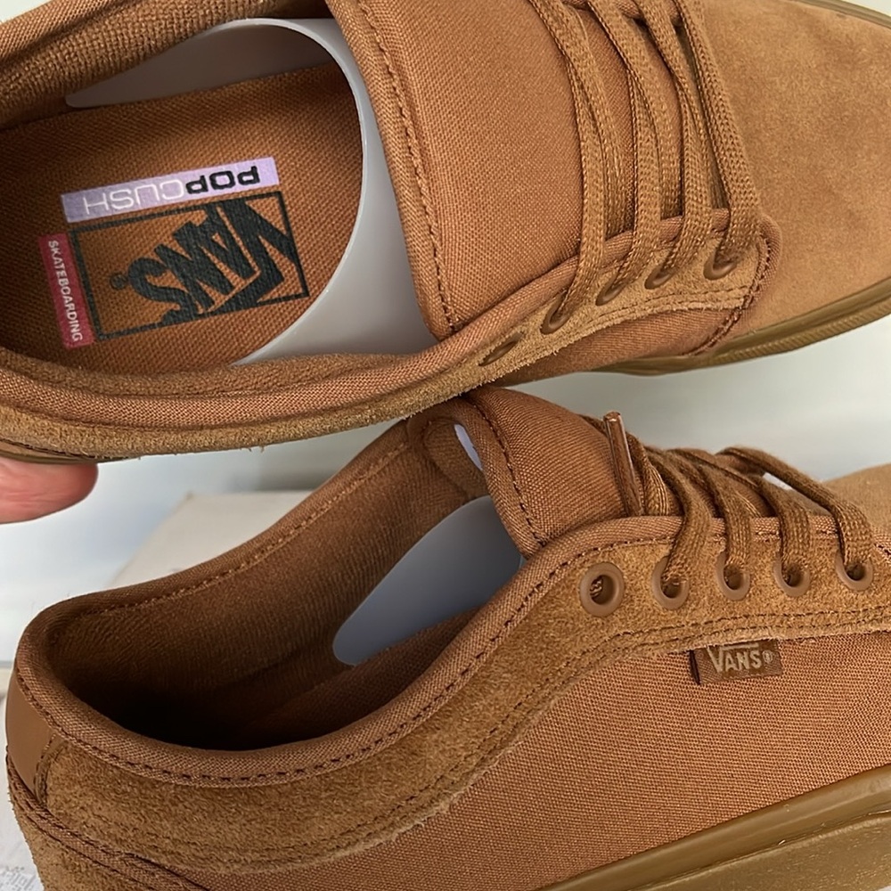 Vans Men’s Skate Chukka Low
Light Brown/Gum
VN0A4BX4BGZ
Sneakers - Picture 14 of 16